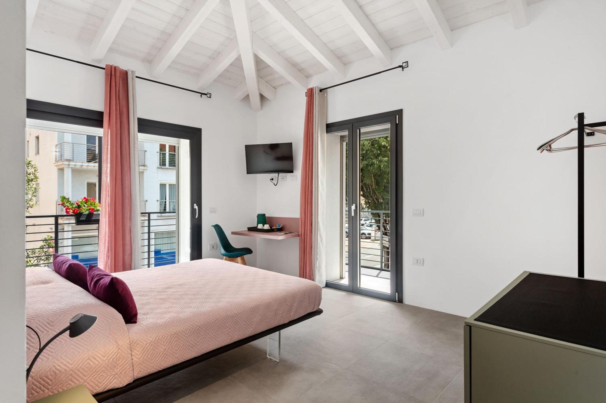 Double D House Bed & Breakfast Олбия Екстериор снимка
